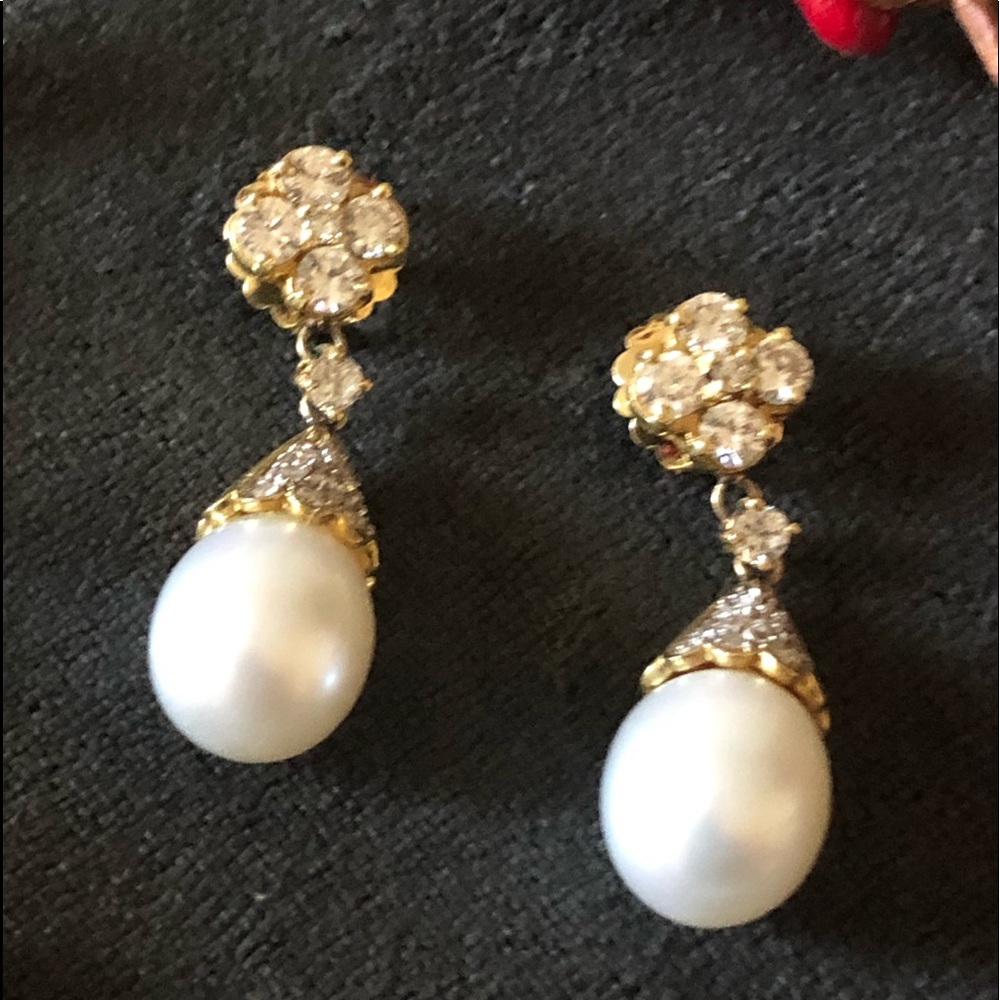 18kt pearl and diamond earrings